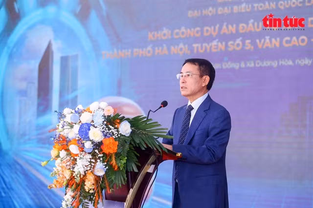 Nguyễn Trọng Đông, Deputy Secretary of the Hà Nội Party Committee, delivers a speech at the ceremony.