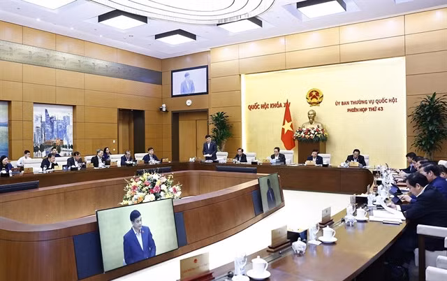 The National Assembly Standing Committee discussions at the 43rd session. — VNA/VNS Photo Doãn Tấn