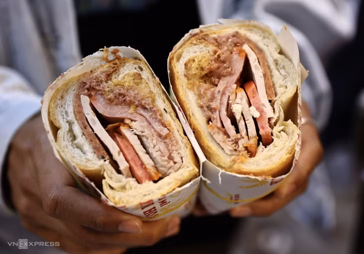 Thousands of visitors flock to HCMC banh mi festival ảnh 3 Thousands of visitors flock to HCMC banh mi festival ảnh 3