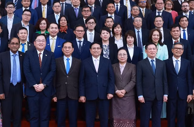 Prime Minister Phạm Minh Chính met with ASEAN businesses. —VNA/VNS Photo Dương Giang