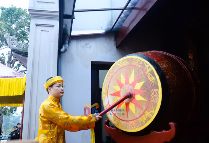 The Drum Beating Ritual to kick off the Cua Ong Temple Festival in February, Year of the Snake 2025.
