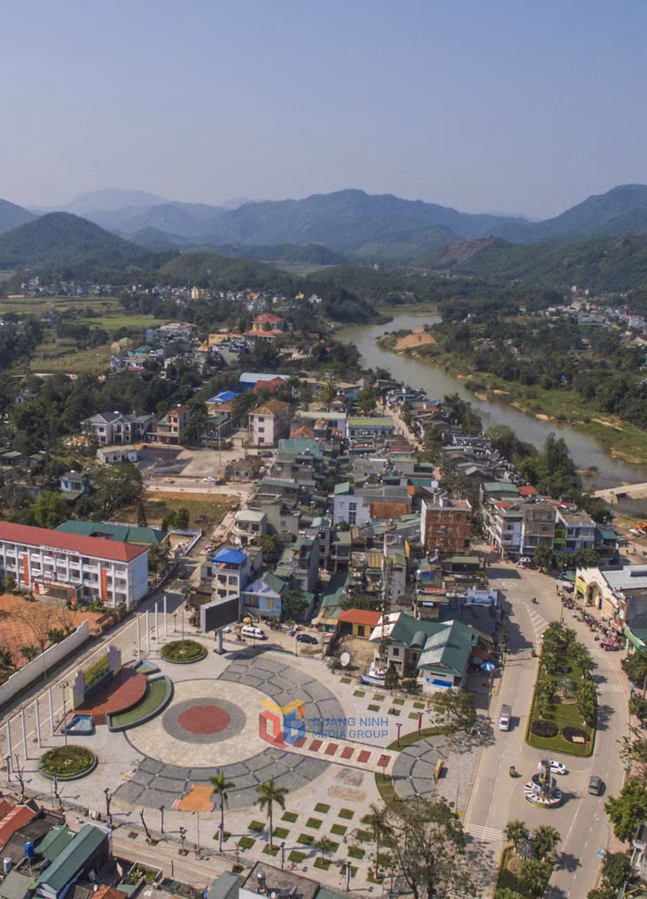Trung tâm trong nẵng xuân mới
