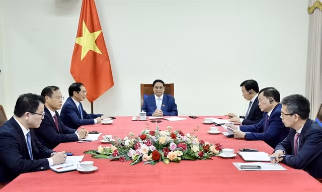 Prime Minister Phạm Minh Chính during the phone talks with his Singaporean counterpart Lawrence Wong on Wednesday. — VNA/VNS Dương Giang