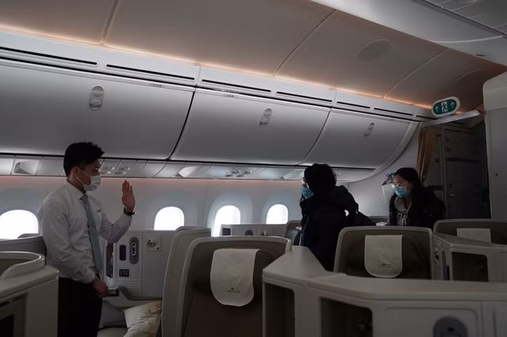 Vietnam Airlines has built a plan to operate from destinations in neighboring countries of Ukraine, and Romania is one of them.