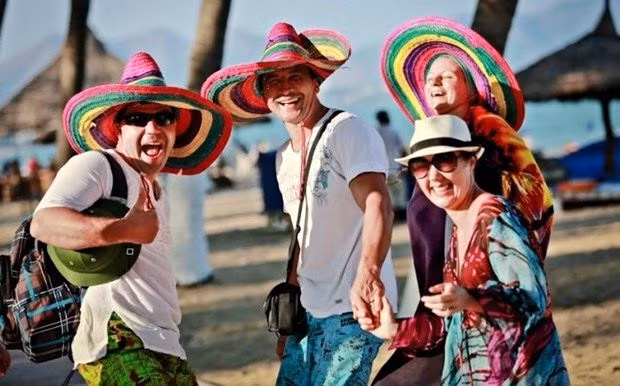 The number of international visitors to Vietnam in March increased by 41.4 percent over the previous month and 2.2 times against the same period last year. (Photo: VNA)