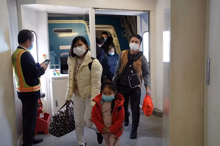 “Vietnam Airlines is very honored and proud to contribute to the Government to bring the first Vietnamese citizens in Ukraine back home in time and safely,” said Le Hong Ha, Vietnam Airlines General Director. “We are ready to carry out the next flights to pick up citizens in Ukraine under the direction of the Government through the Ministry of Foreign Affairs and the Ministry of Transport."