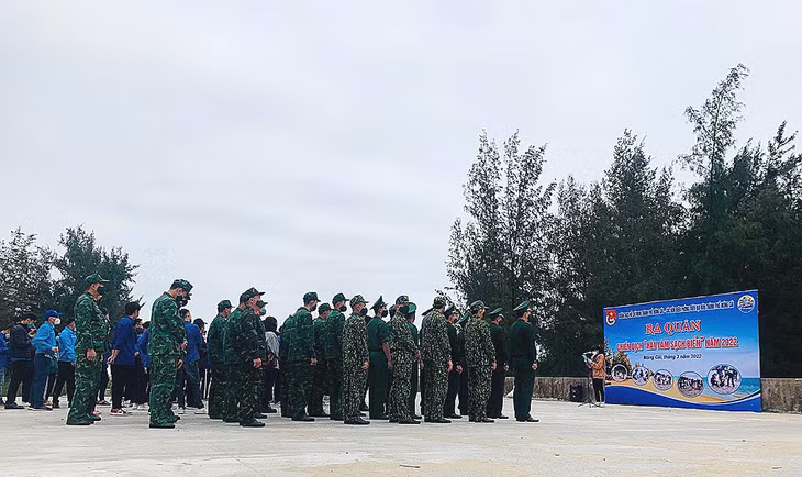 Quang cảnh lễ ra quân