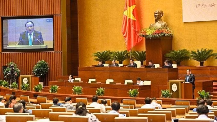 Minister of Culture, Sports and Tourism Nguyen Van Hung speaks at the NA session.