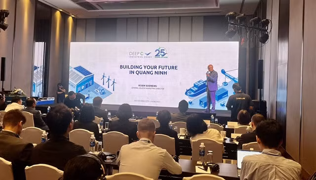 Koen Soenens, general sales and marketing director of DEEP C Industrial Zones in Quảng Ninh Province, speaks at a conference held in HCM City yesterday to solicit investment in Quảng Ninh Province. VNS Photo Bồ Xuân Hiệp