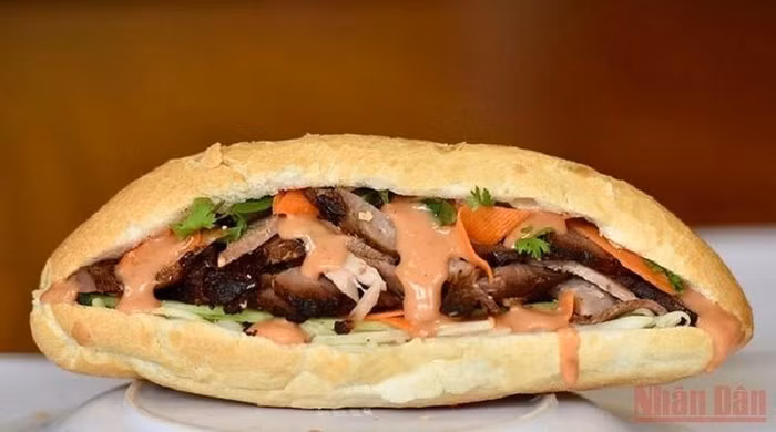 'Banh my' is also a dish that impresses international guests (Photo: NDO)