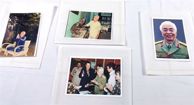 Some of the photos of General Võ Nguyên Giáp been donated to the Việt Nam National Archives Centre III. — VNA/VNS Photos Minh Thu