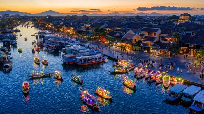 Hoai river in Hoi An ancient town (Photo from the special page/via baodantoc.vn)