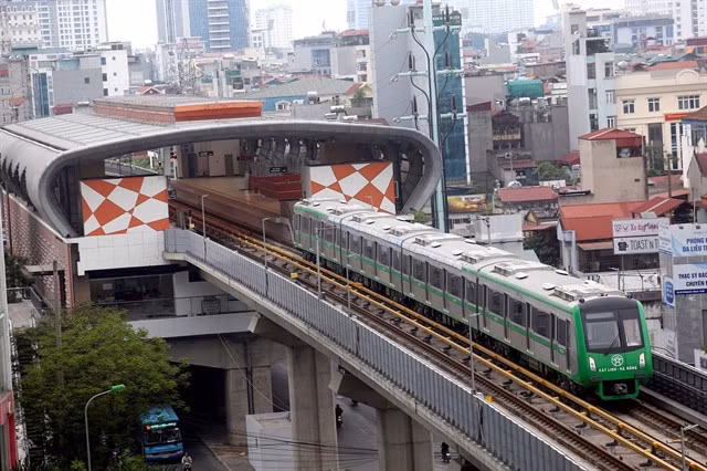 Cát Linh-Hà Đông urban rail route. The project was put into operation in November after many delays. — VNA/VNS Photo Huy Hùng