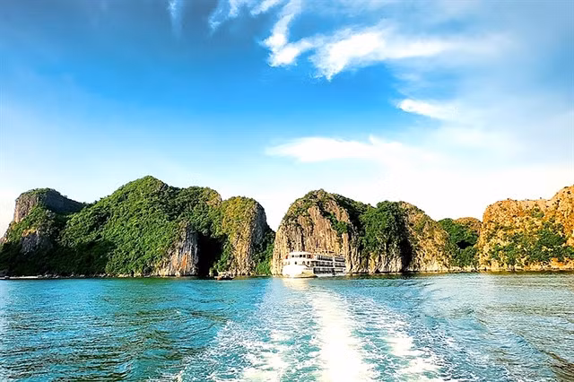 High-end cruises on the heritage waters of Hạ Long Bay offer travellers an unforgettable experience. — Photo Vietnamplus.vn