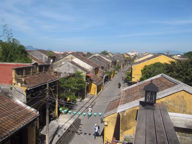 Trần Phú street in Hội An preserves many old houses built centuries ago.VNS Photo Công Thành