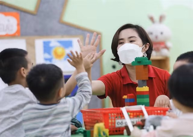 Kindergarten students in Hà Nội return to school on Thursday. The Ministry of Health currently evaluates the COVID pandemic in Việt Nam as being under control.