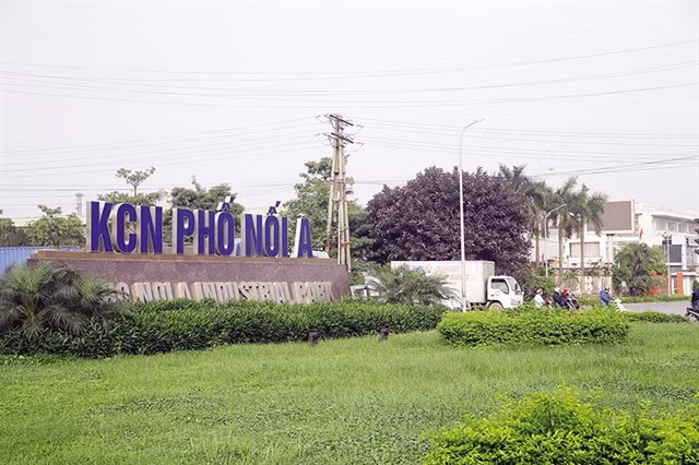 A signboard of Phố Nối A Industrial Park in the northern province of Hưng Yên. The Ministry of Finance has proposed a six-month extension for the payment of fees for leasing land and water surface for businesses in 2022, starting from May 31.