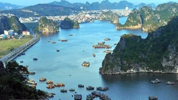 A corner of Ha Long Bay in Quang Ninh province