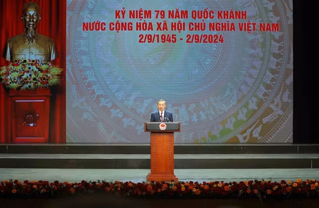 Party General Secretary and State President Tô Lâm delivers a speech at the ceremony.