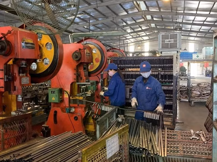 Production at Xuan Hoa Vietnam Company in Vinh Phuc province (Photo: qdnd.vn)
