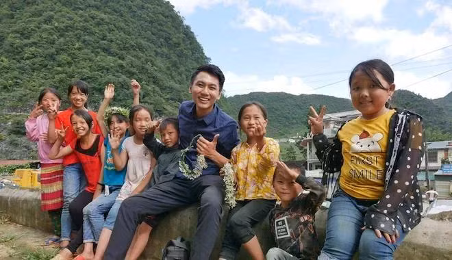 Khoai Lang Thang, a famous travel blogger, who is also the founder of the "Vietnam - Untold Stories" project. (Photo courtesy of Khoai Lang Thang)