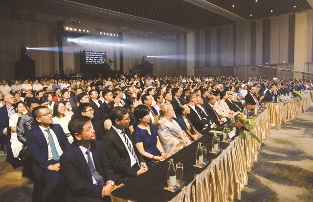 The opening ceremony of the 2024 Đà Nẵng Asian Film Festival. Holding international film festivals in Việt Nam is an opportunity to foster connections between Việt Nam and the world, attracting global talent and investment. Photo courtesy of DANAFF