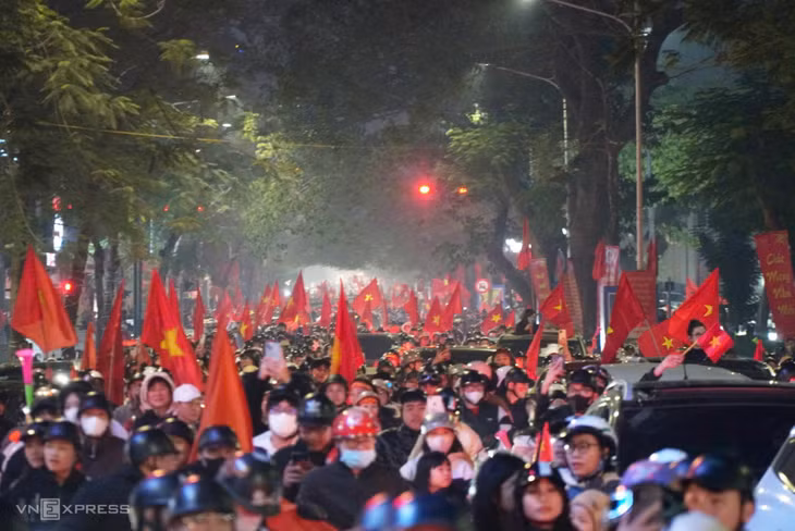 Millions storm the streets to celebrate Vietnam's ASEAN Cup win