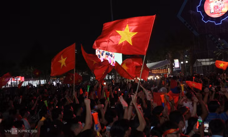 Millions storm the streets to celebrate Vietnam's ASEAN Cup win