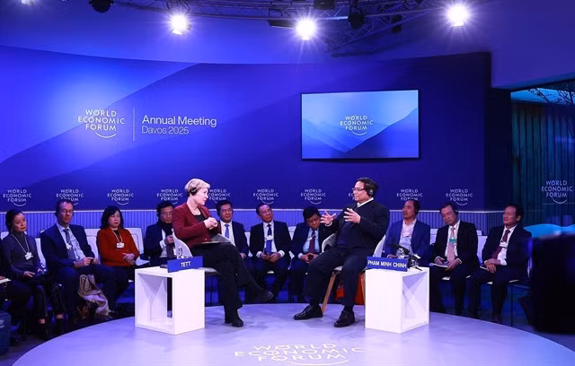 Prime Minister Phạm Minh Chính speaks at a special policy dialogue at the 55th World Economic Forum on Tuesday (local time). — VNA/VNS Photo Dương Giang