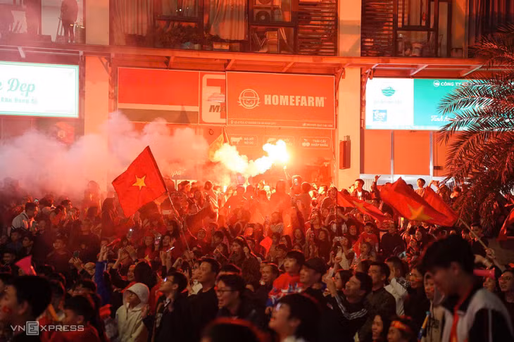 Millions storm the streets to celebrate Vietnam's ASEAN Cup win