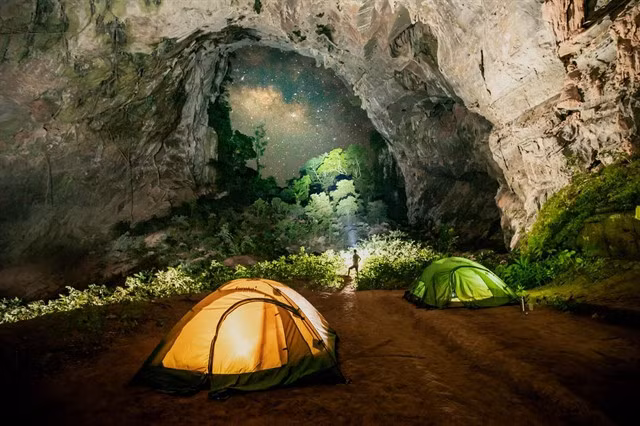 Camping among the magnificent caves is something that no tourist wants to miss when visiting Phong Nha – Kẻ Bàng. — Photo tcdulichtphcm.vn