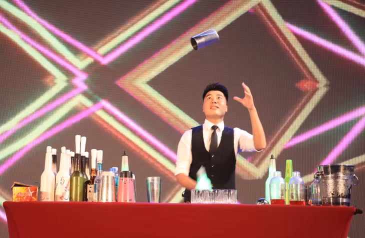 The amazing art and skills of cocktail making