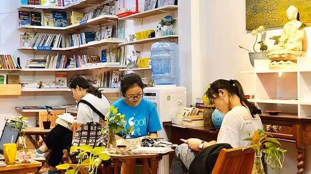 It is necessary to form reading habits among children from a young age.