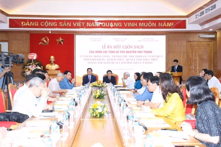 Delegates at the launching ceremony of the book.