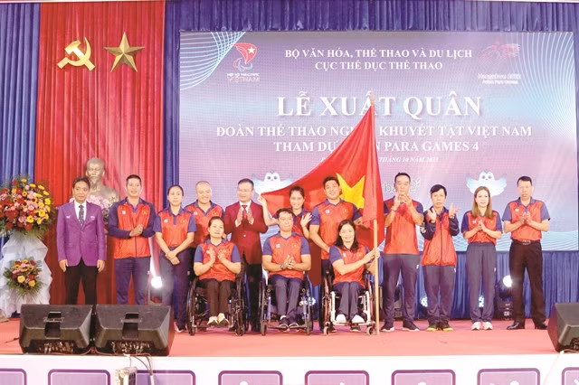 Members of the Việt Nam team at the send-off ceremony in Đà Nẵng for the 4th Asian Para Games in Hangzhou, China. Photo courtesy of Trần Lê Lâm