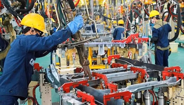 Overcoming headwinds, Vietnam finds new opportunities: Insiders hinh anh 1