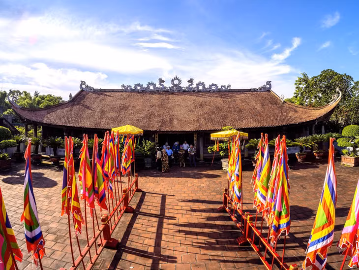Tra Co Temple