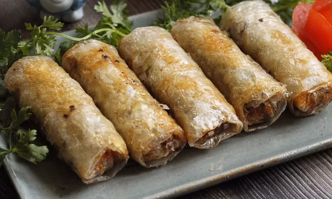 Fried spring rolls named in world's 100 most popular appetizers ảnh 1 Fried spring rolls named in world's 100 most popular appetizers