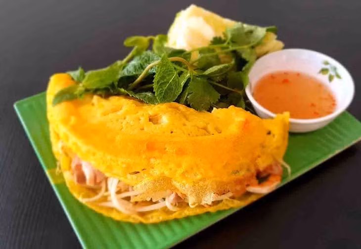 Banh xeo - a traditional Vietnamese dish