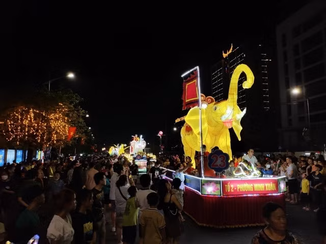 Many large lantern models will be carried through the streets of Tuyên Quang as part of this year's festival. VNA/VNS Photo Nam Sương