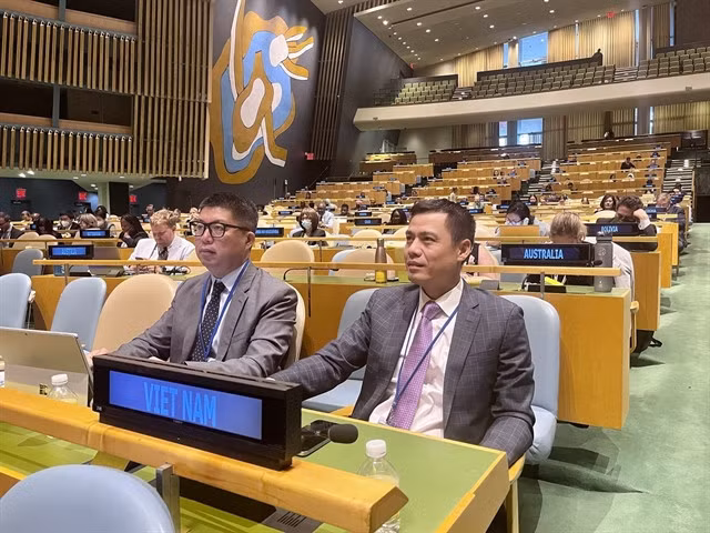 Vietnamese Ambassador to the United Nations Đặng Hoàng Giang at a United Nations General Assembly session on adopting the resolution for organisation of a “High-level meeting on pandemic prevention, preparedness and response”. — VNA/VNS Photo