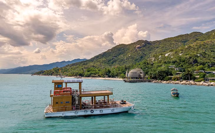 5 Vietnam resorts that allow access only by boat