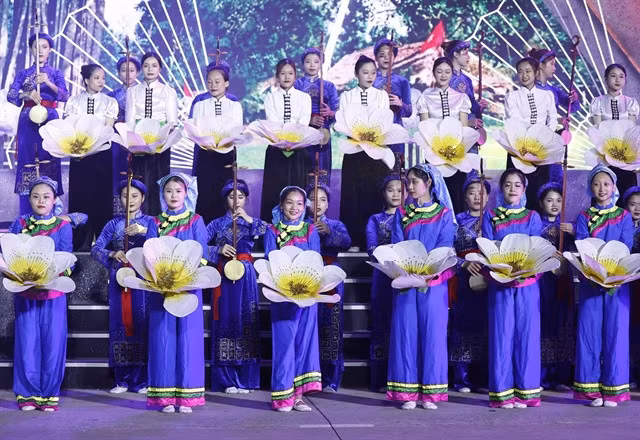 A 'Then' performance was held at the recognition ceremony on September 3. VNA/VNS Photo Thống Nhất