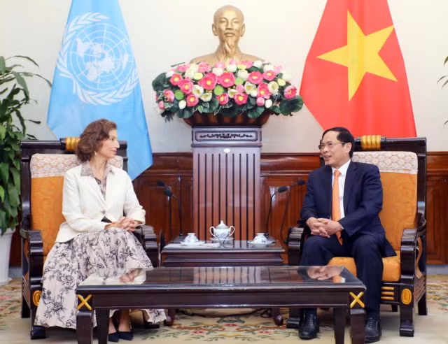 Foreign Minister Bùi Thanh Sơn meets UNESCO Director General Audrey Azoulay in Hà Nội on Monday. —VNA/VNS Photo