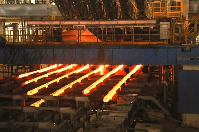 Renovating steel production technology is needed to reduce impacts on the environment and increase exports sustainably. — VNA/VNS Photo Đức Dũng