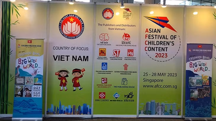 Vietnamese publishing houses participate in the event.