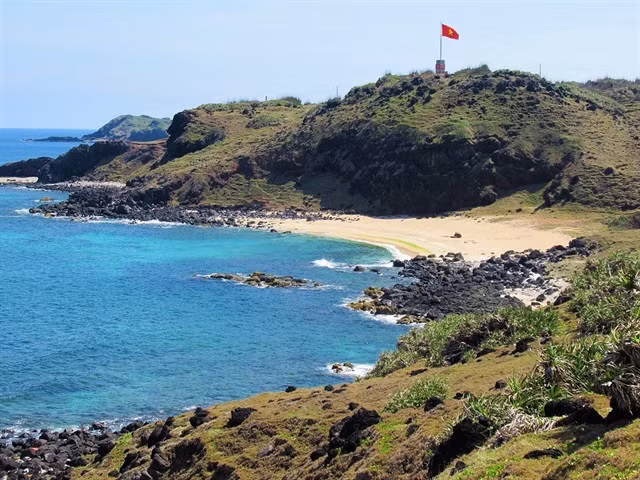 Phú Quý Island in Bình Thuận Province is still very quiet, calm, undeveloped and off the beaten path. VNS Photo Văn Châu