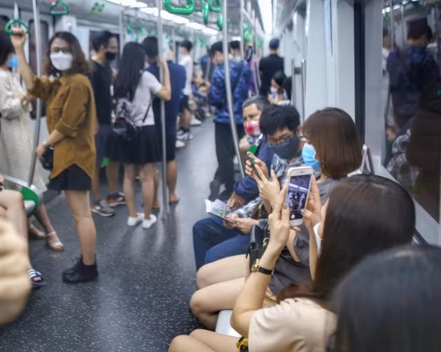 Passengers on the Cát Linh - Hà Đông elevated trains.
