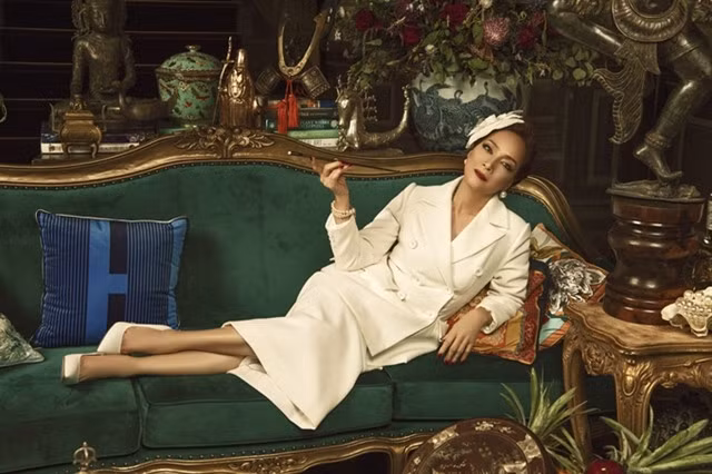 The role of Lý Lệ Hà in the movie Gái Già Lắm Chiêu V (Camellia Sisters) has brought People's Artist Lê Khanh the Best Actress award. — Photo courtesy of the producers