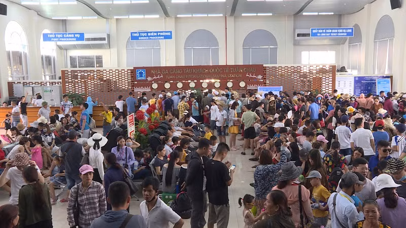 The number of tourists to Quang Ninh rockets thanks to tourism promotion campaigns